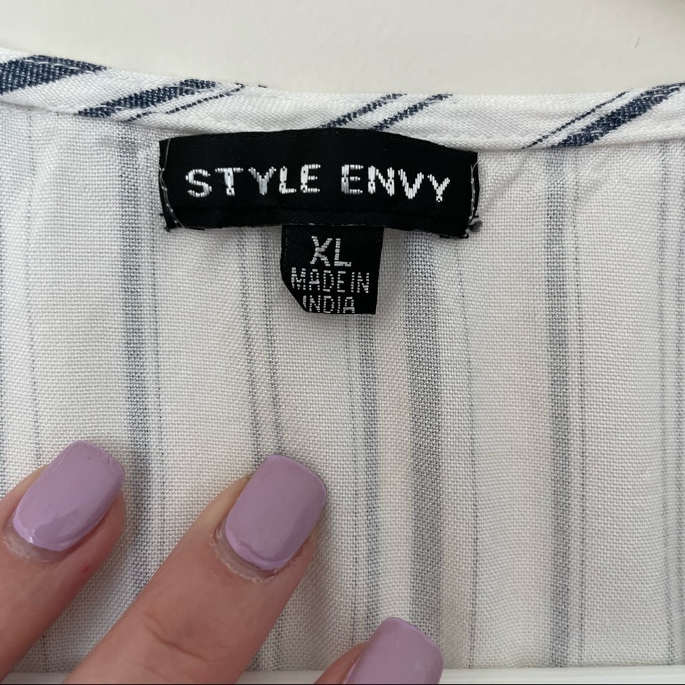 Style Envy White&NavyStriped ButtonDownShort SleeveTop.Size XLJuniors - Picture 2 of 7